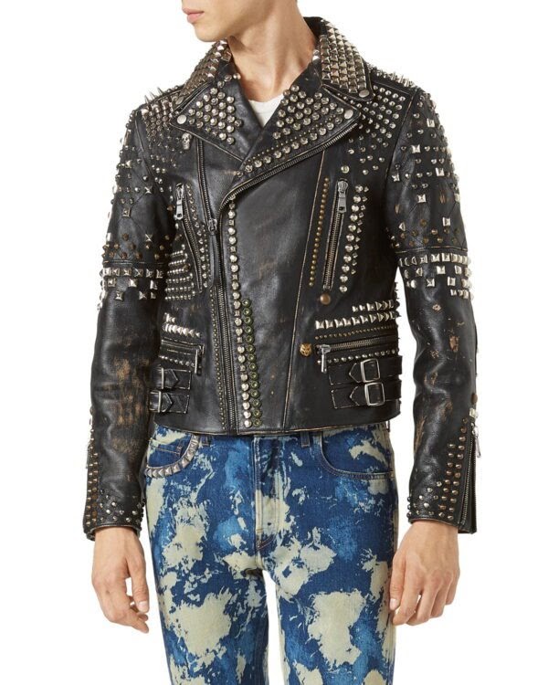 Gucci Studded Leather Biker Jacket là chiếc áo da có giá 18.650 đô la